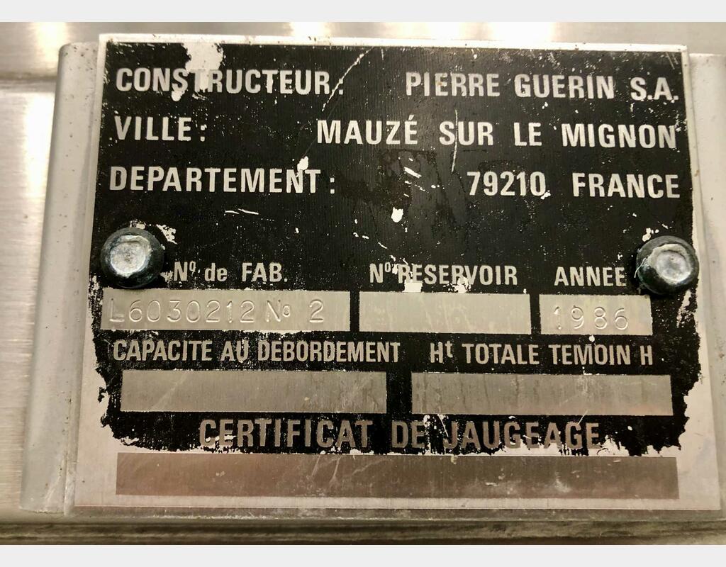 Citerne inox - Fond plat - Sur pieds