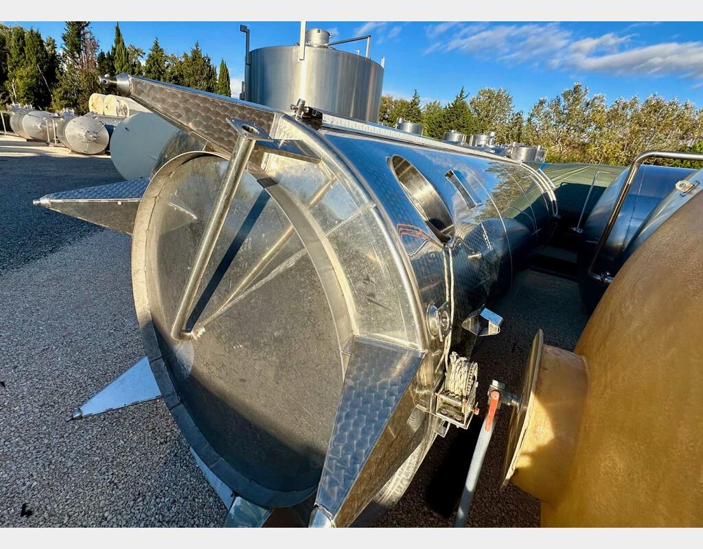 Stainless steel tank with floating lid - Conical bottom - On feet