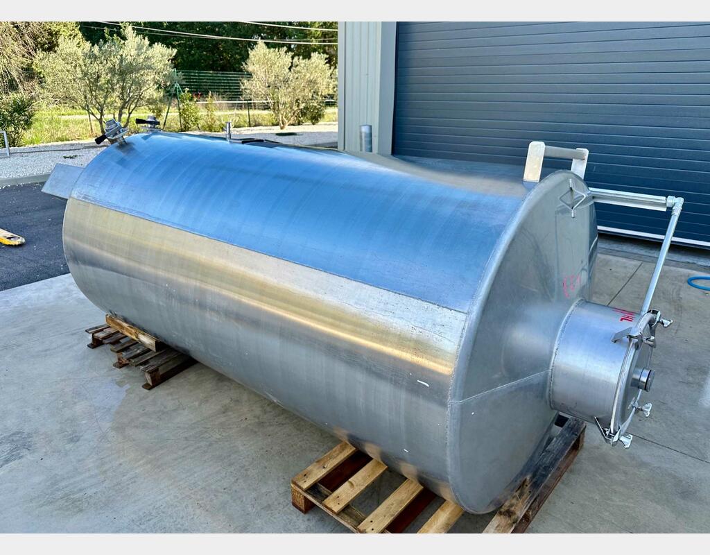 Cuve verticale en acier inoxydable - De forme cylindrique