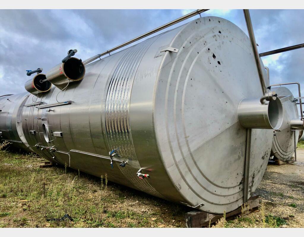 Compartmented stainless steel tank - (150 + 200 + 260 HL)