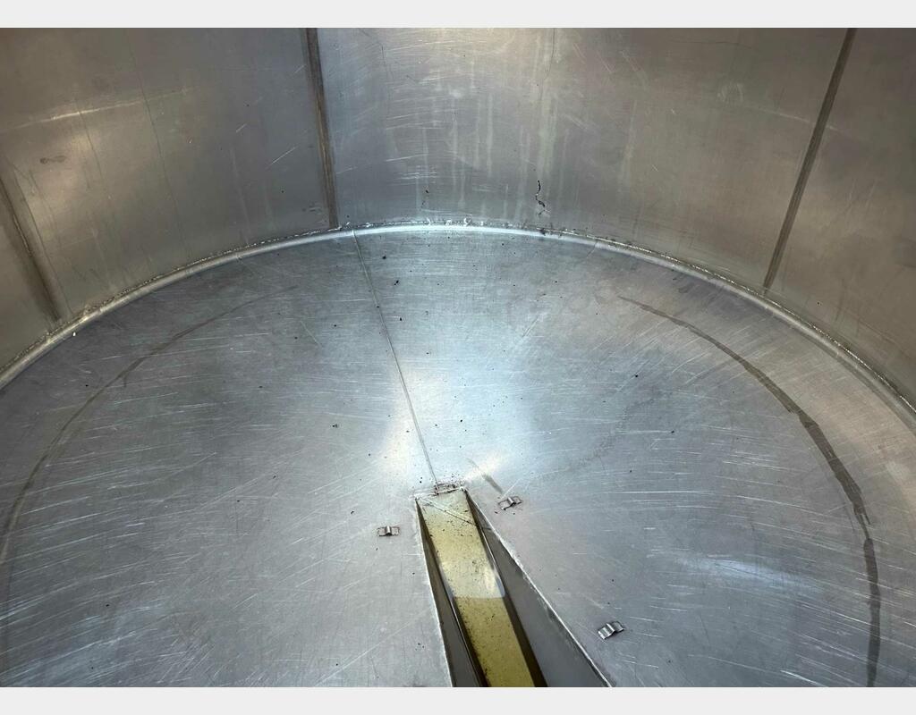 304 stainless steel storage tank - Conical bottom on feet