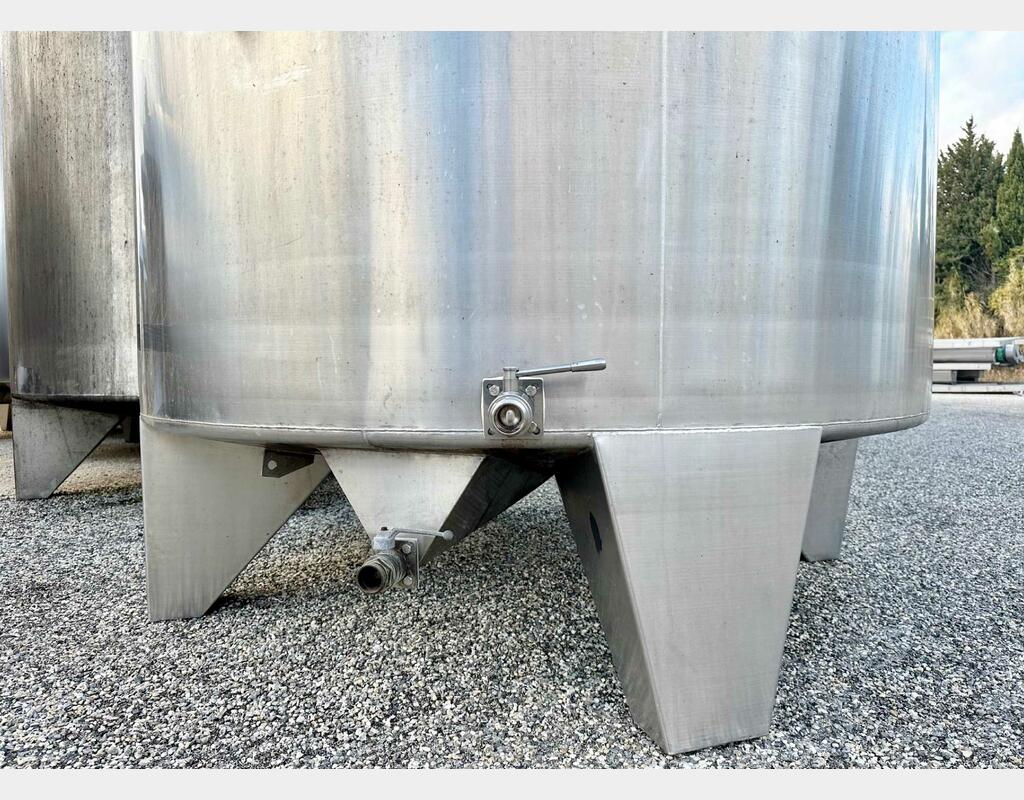 304 stainless steel storage tank - Conical bottom on feet