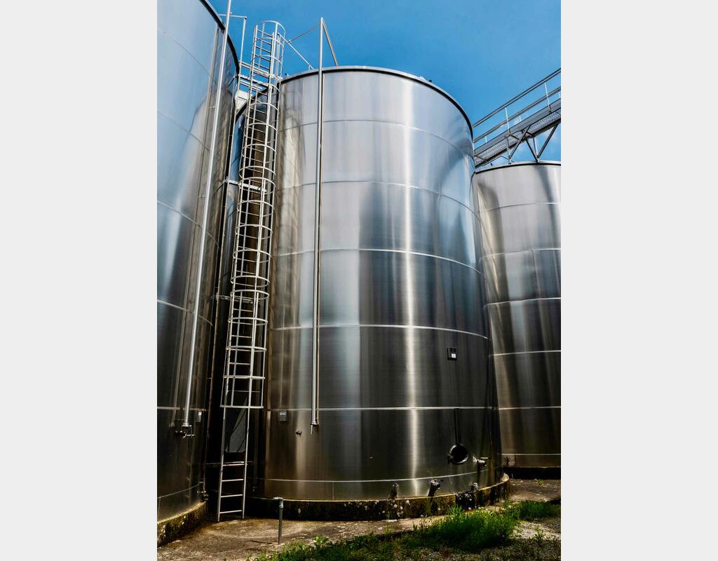 316 stainless steel tank - In-ground with flat sloping base