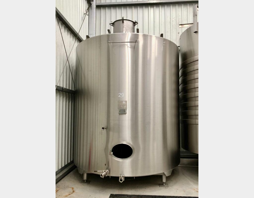 Stainless steel tank - Flat bottom - On feet