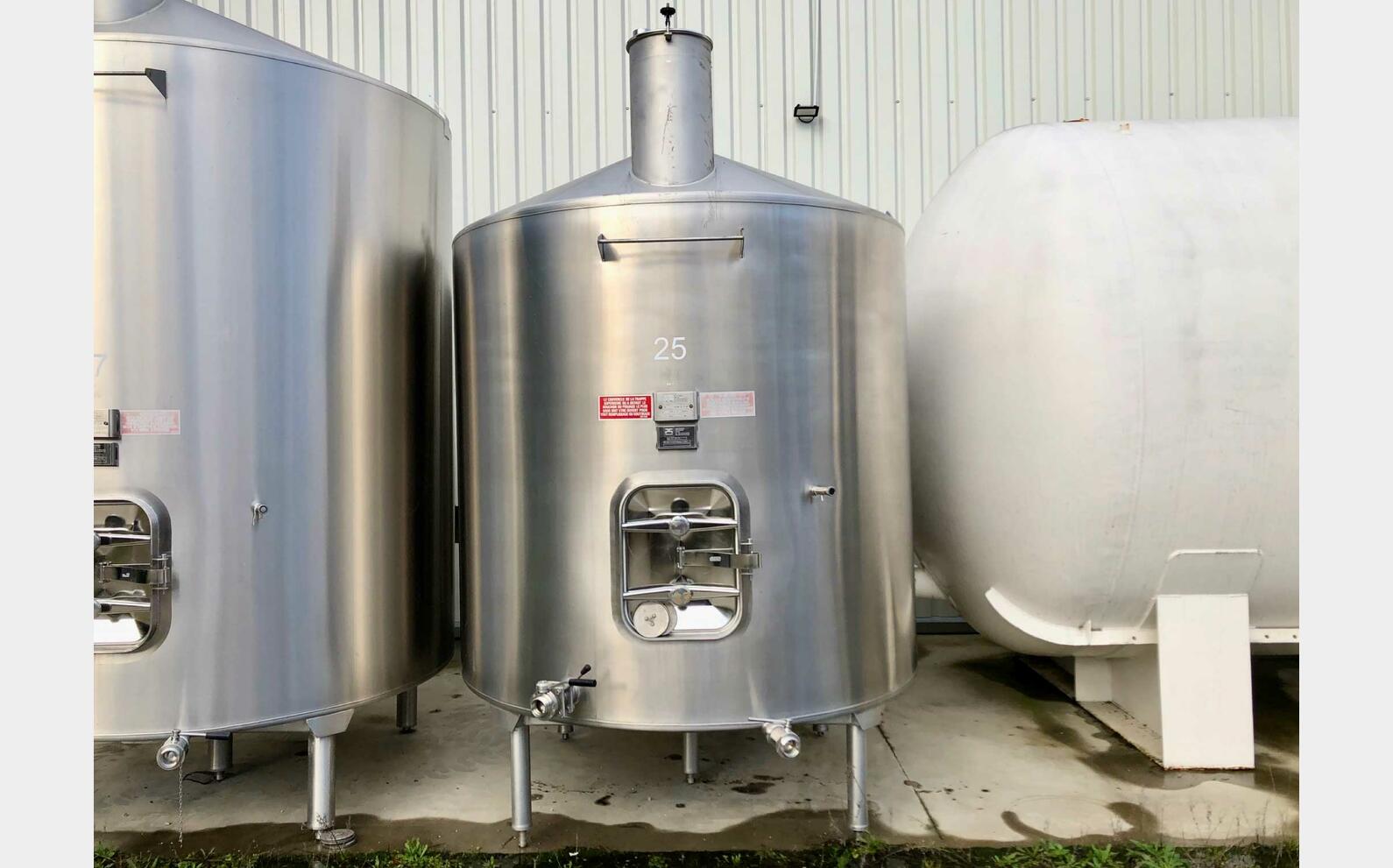 Cuve inox 304 thermor&eacute;gul&eacute;e sur pieds 60 HL (6 000 litres) PIERRE GUERIN