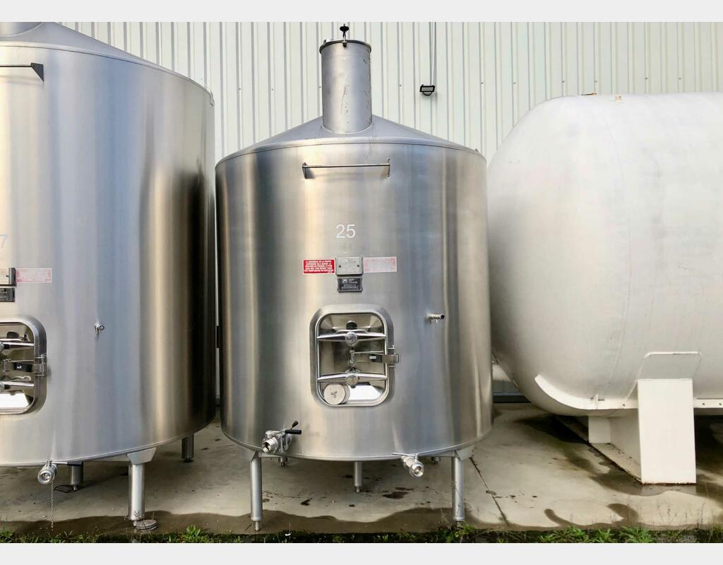 Cuve inox 304 thermor&eacute;gul&eacute;e fond plat sur pieds 60 HL (6 000 litres) PIERRE GUERIN