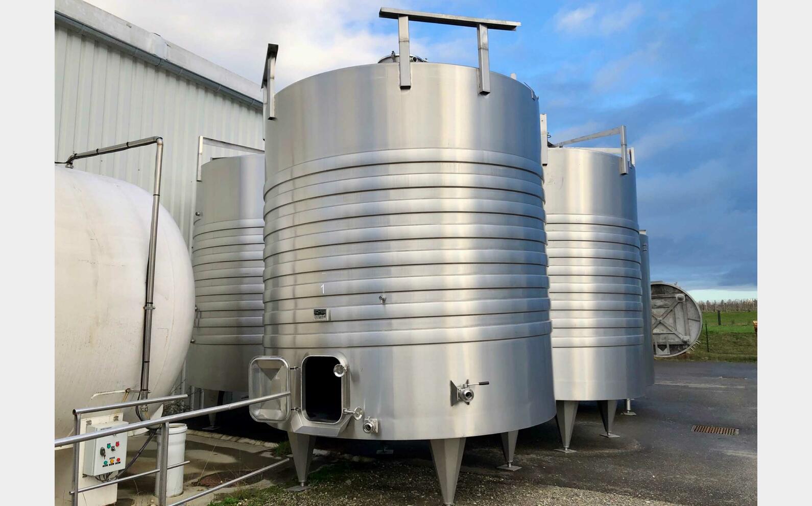 Stainless steel tank - Flat bottom 215 HL (21,500 litres)