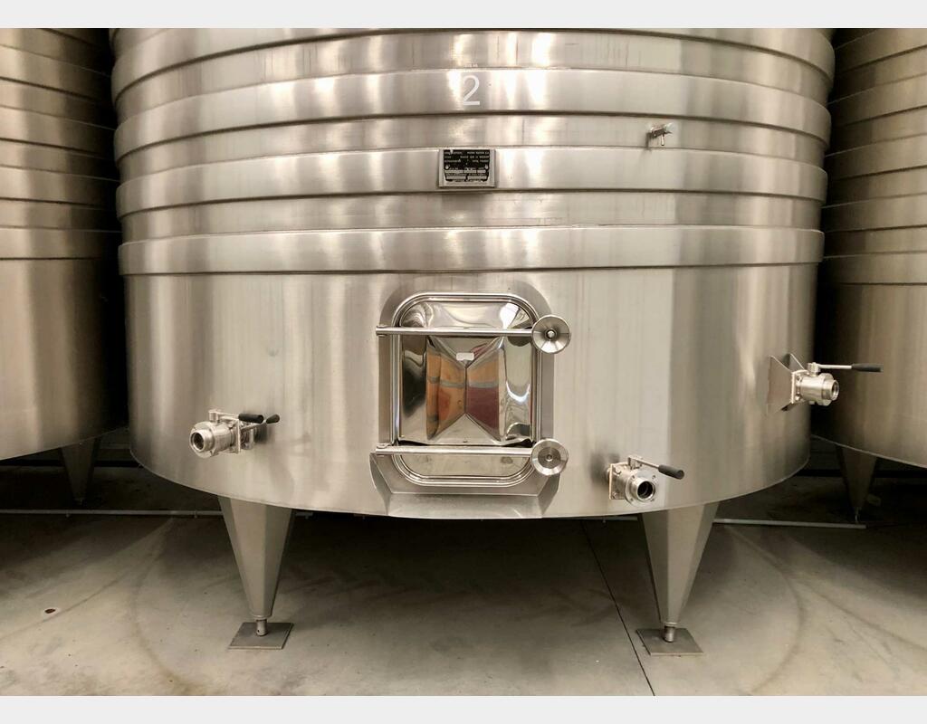 Stainless steel tank - Flat bottom - On feet