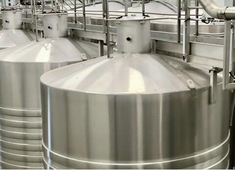 Stainless steel tank - Flat bottom - On feet