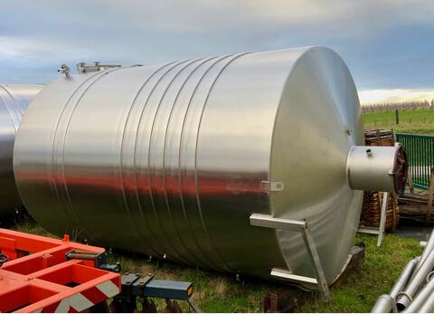 Stainless steel tank - Flat bottom - On feet