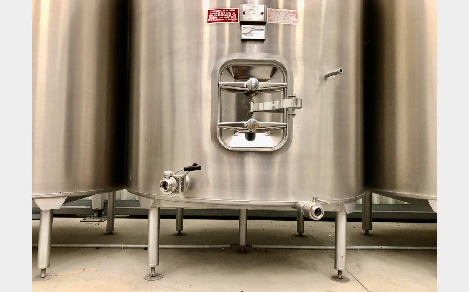 Cuve inox 304 thermor&eacute;gul&eacute;e sur pieds 60 HL (6 000 litres) PIERRE GUERIN