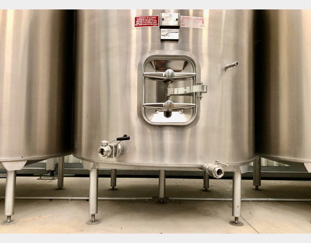 304L Stainless steel tank - Flat bottom - On feet