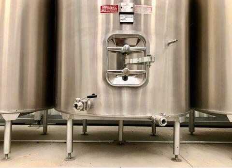 304L Stainless steel tank - Flat bottom - On feet