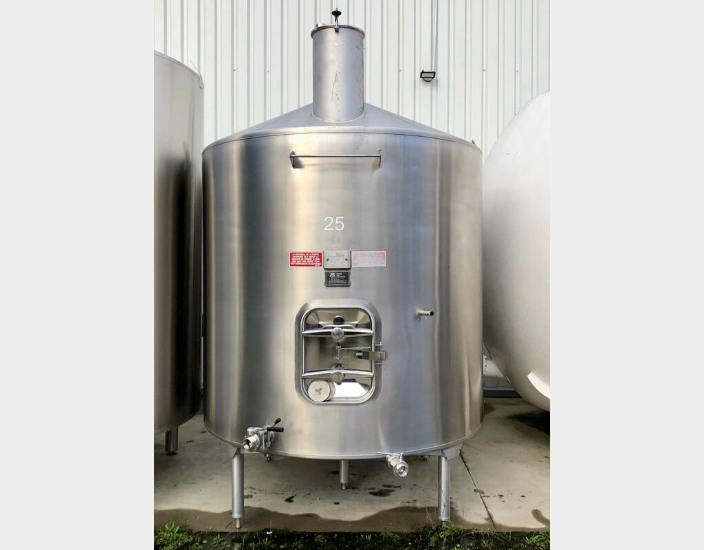 304L Stainless steel tank - Flat bottom - On feet