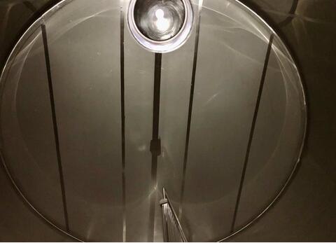 Stainless steel tank - Flat bottom - On feet