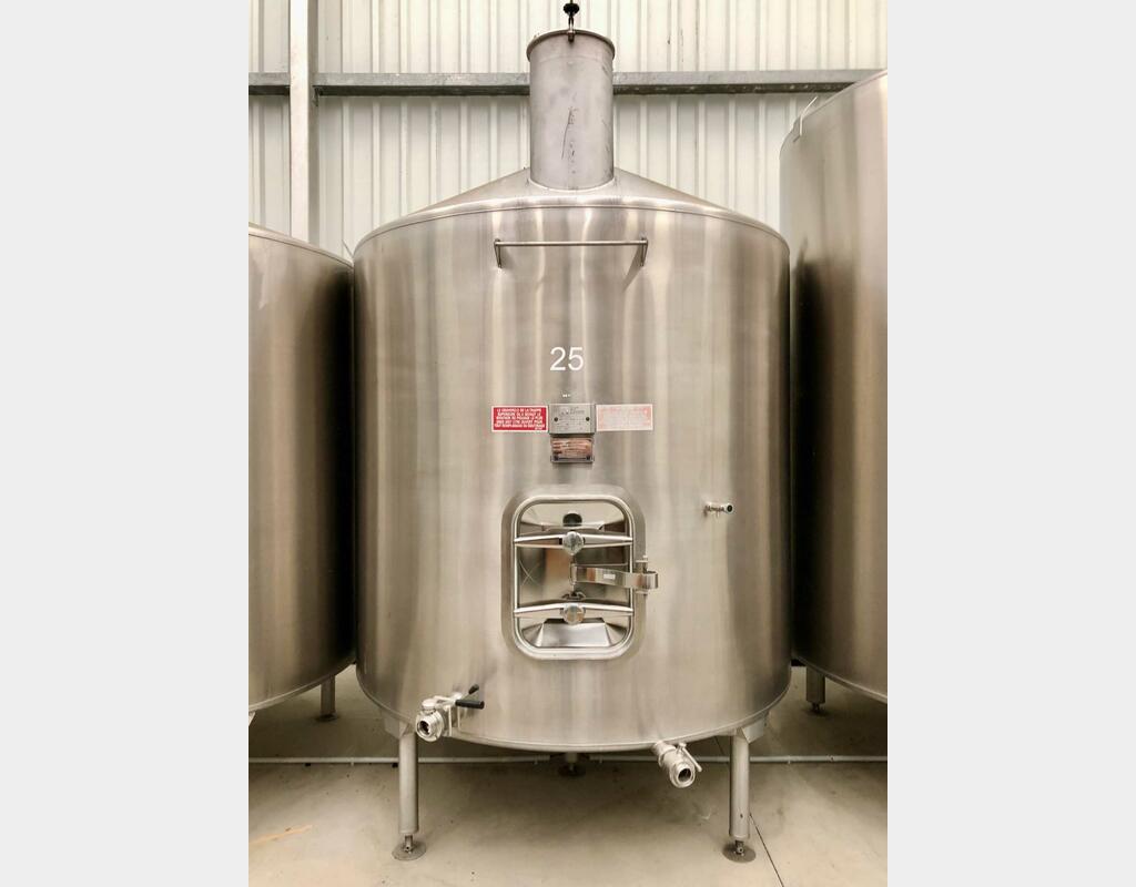 304L Stainless steel tank - Flat bottom - On feet