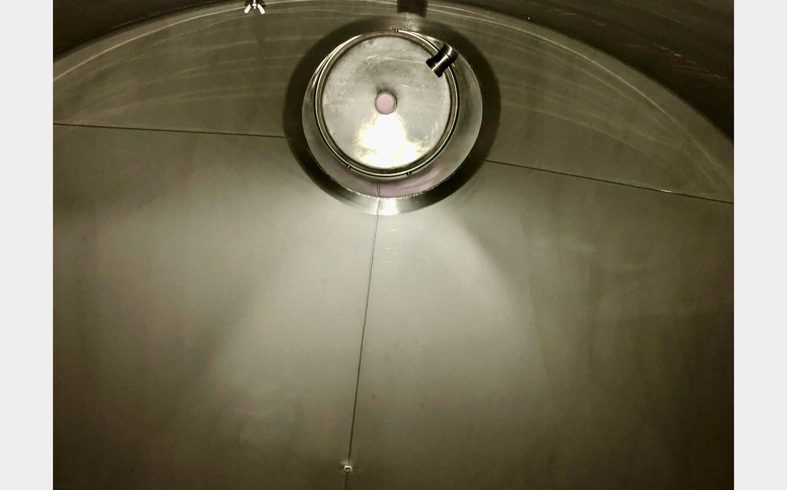 Insulated 304L stainless steel tank + circuit 118 + 106 = 224 HL (22,400 litres) PIERRE GUERIN