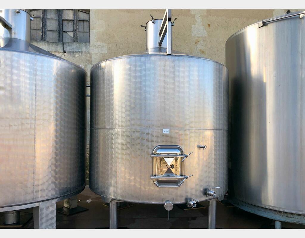 Vertical 304L stainless steel tank - Conical bottom on feet