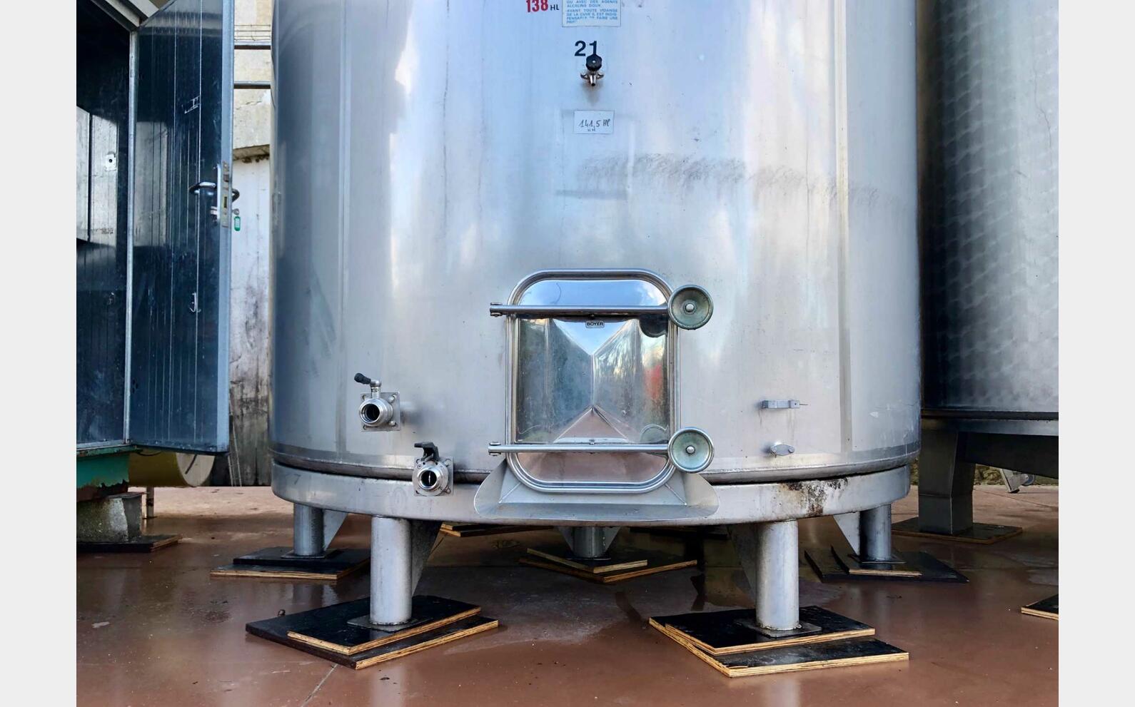 Cuve inox 304L - Thermor&eacute;gul&eacute;e - Sur socle 138 HL (13 800 litres) ETA