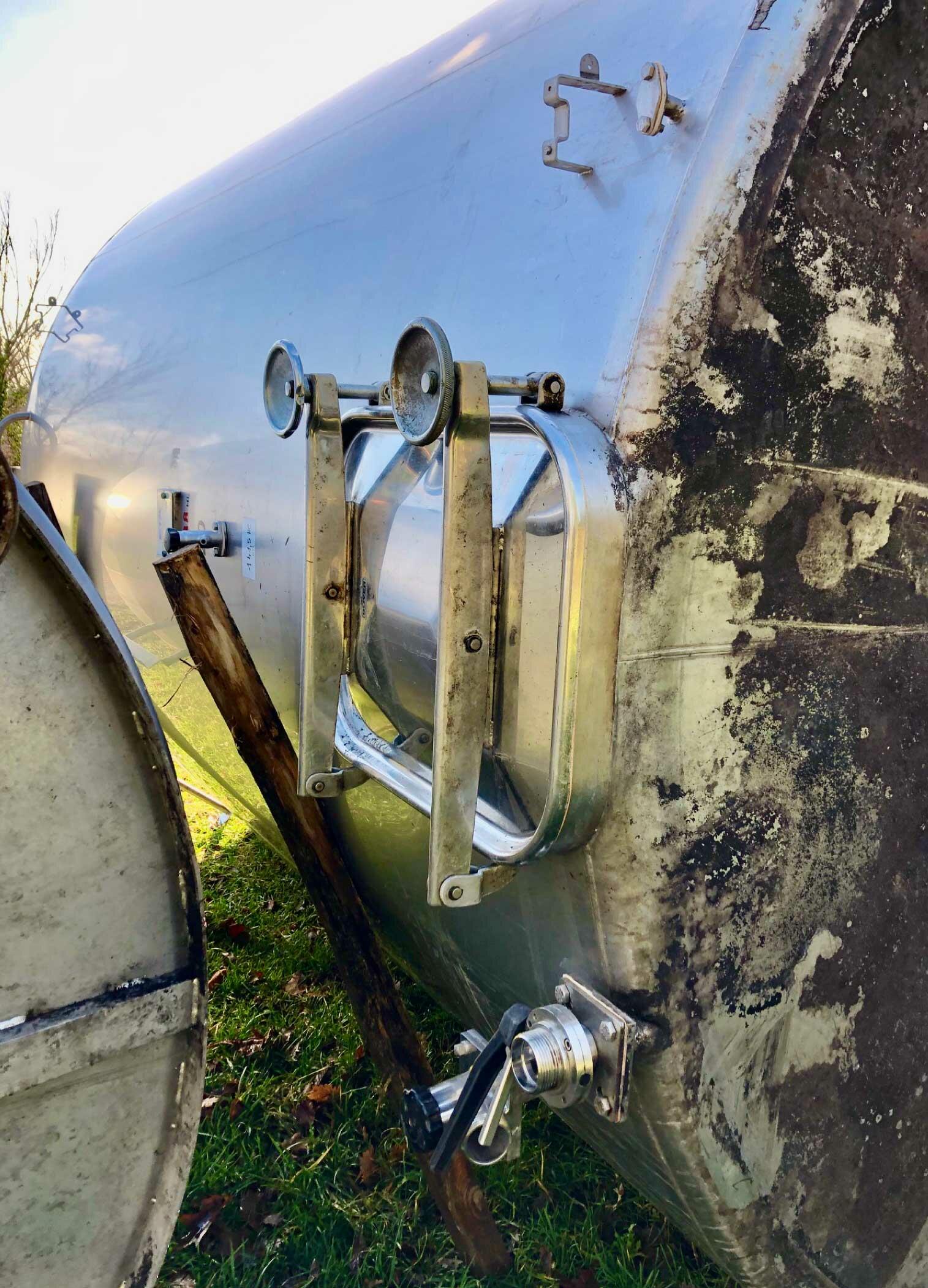 Cuve en acier inox 304L cylindrique - Fond plat sur pieds