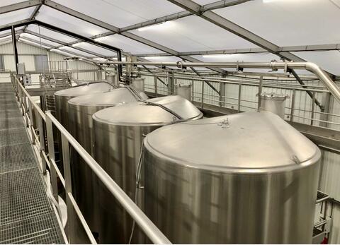 Cuve inox 304L - Isol&eacute;e + circuit 118 + 106 = 224 HL (22 400 litres) PIERRE GUERIN