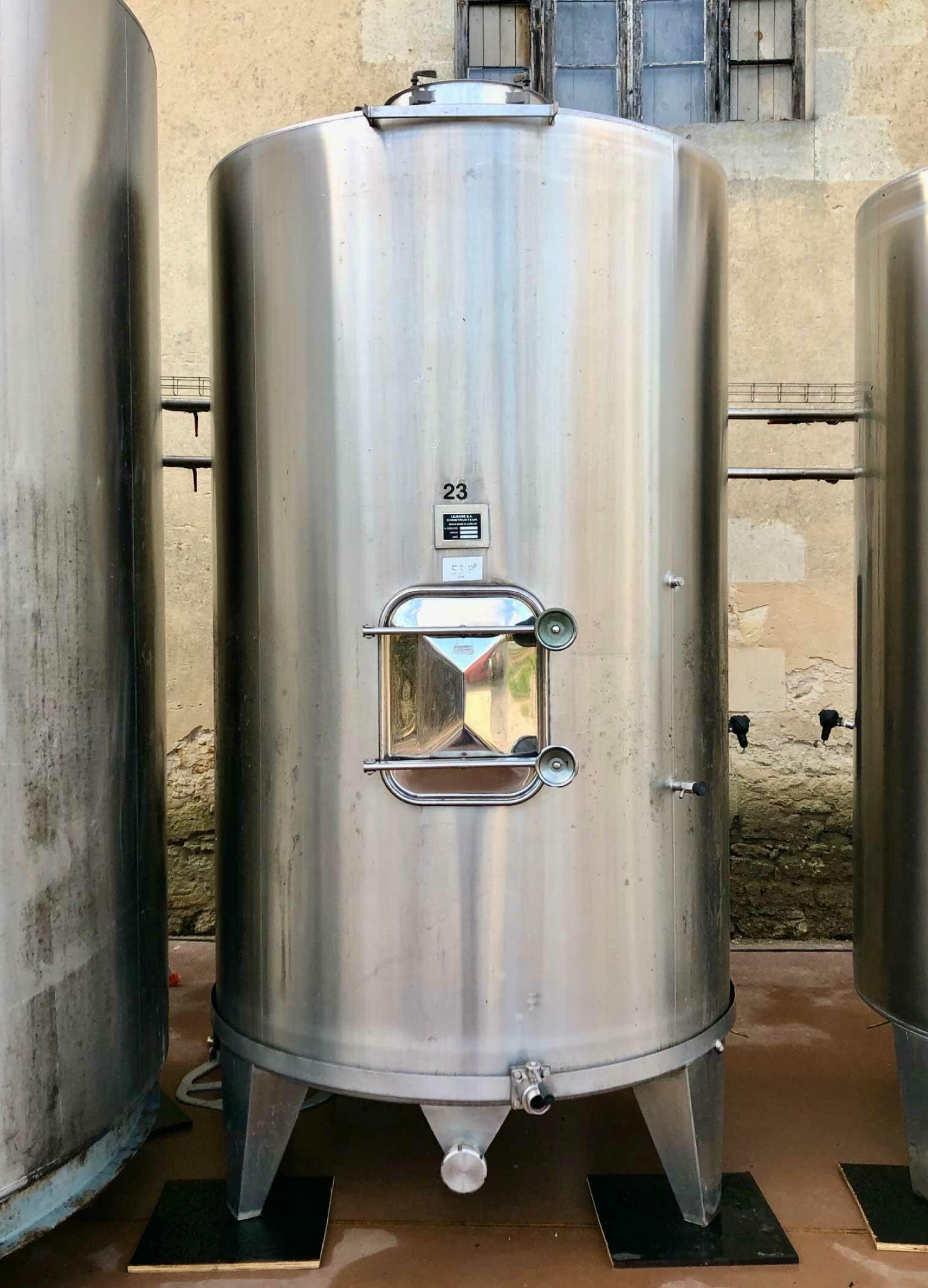 304L vertical stainless steel tank - Conical bottom on feet
