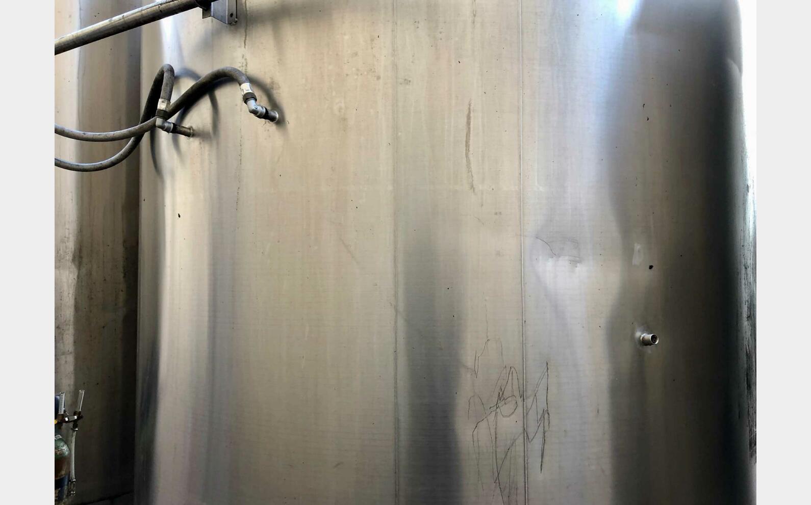 304L stainless steel tank 153 HL (15,300 litres)