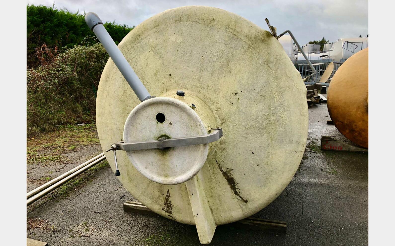 Cuve fibre - Fond bomb&eacute; 100 HL (10000 litres)