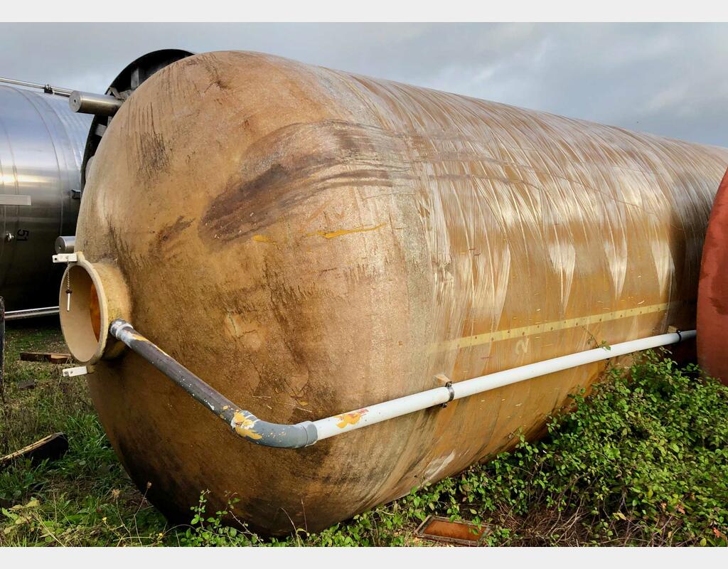 Fiberglass tank - Closed