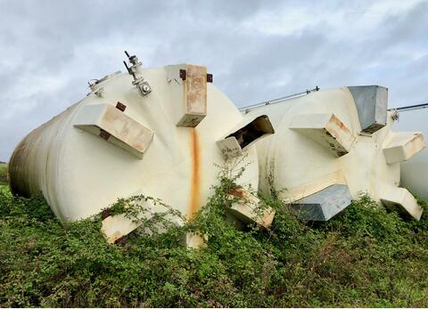 Vertical cylindrical fiber tank -  on feet