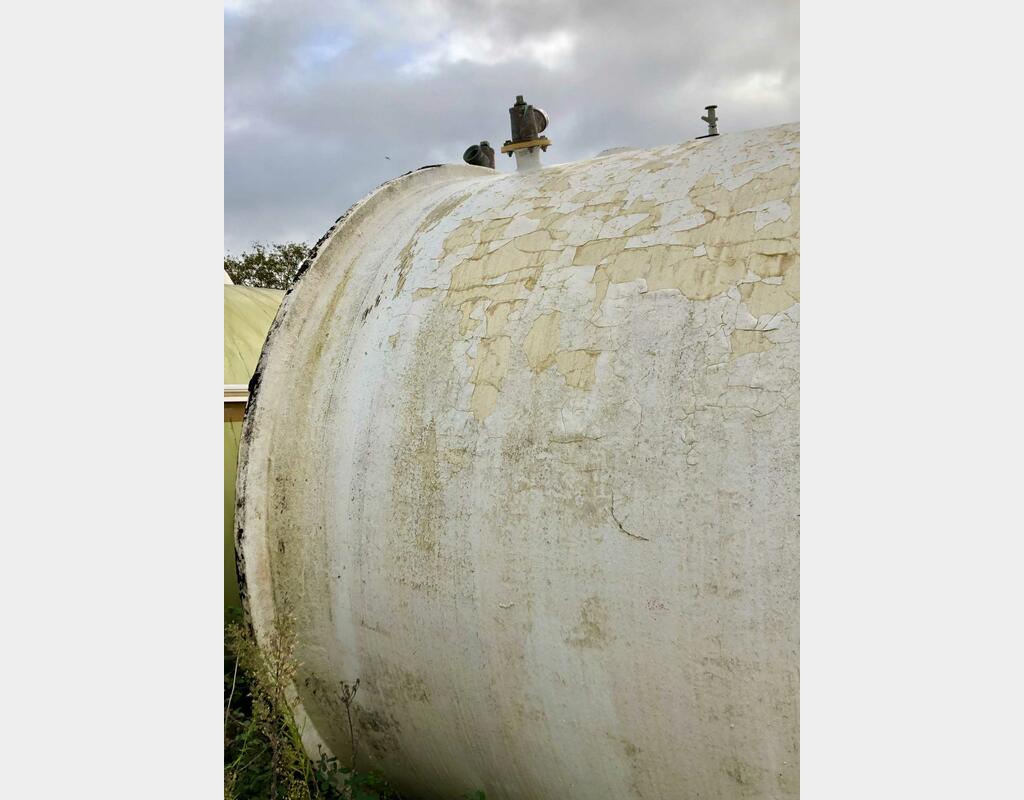 Fiberglass tank - Closed