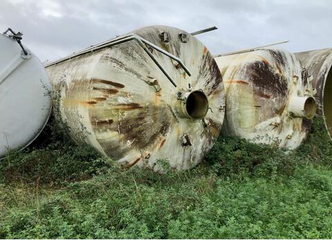 Vertical cylindrical fiber tank -  on feet