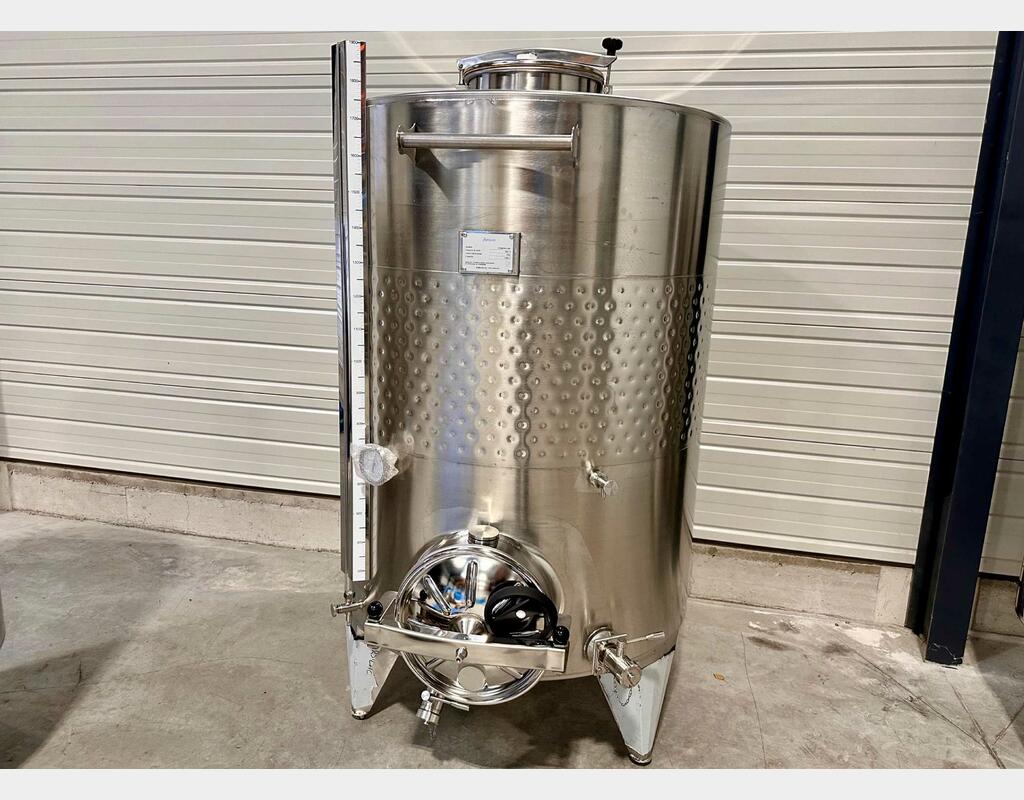 Cuve inox 304 thermor&eacute;gul&eacute;e sur pieds 17.8 HL (1 789 litres) ARSILAC