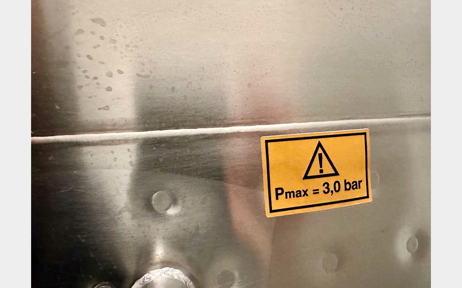 Cuve inox 304 thermor&eacute;gul&eacute;e sur pieds 17.8 HL (1 789 litres) ARSILAC