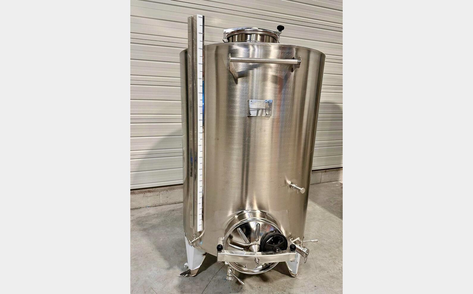 304 ss tank - Closed 17.8 HL (1,789 litres) ARSILAC