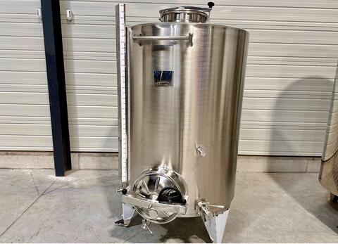 304 stainless steel tank - Curved bottom - STOBP1700