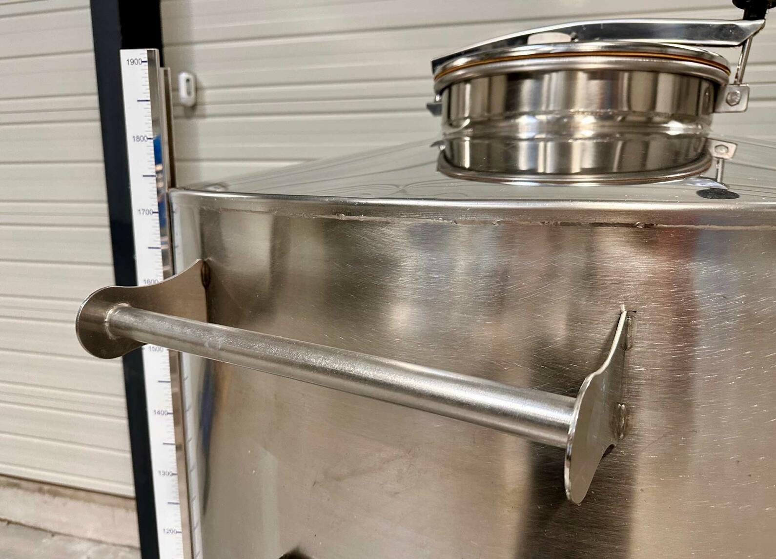 304 stainless steel tank - Curved bottom - STOBP1700