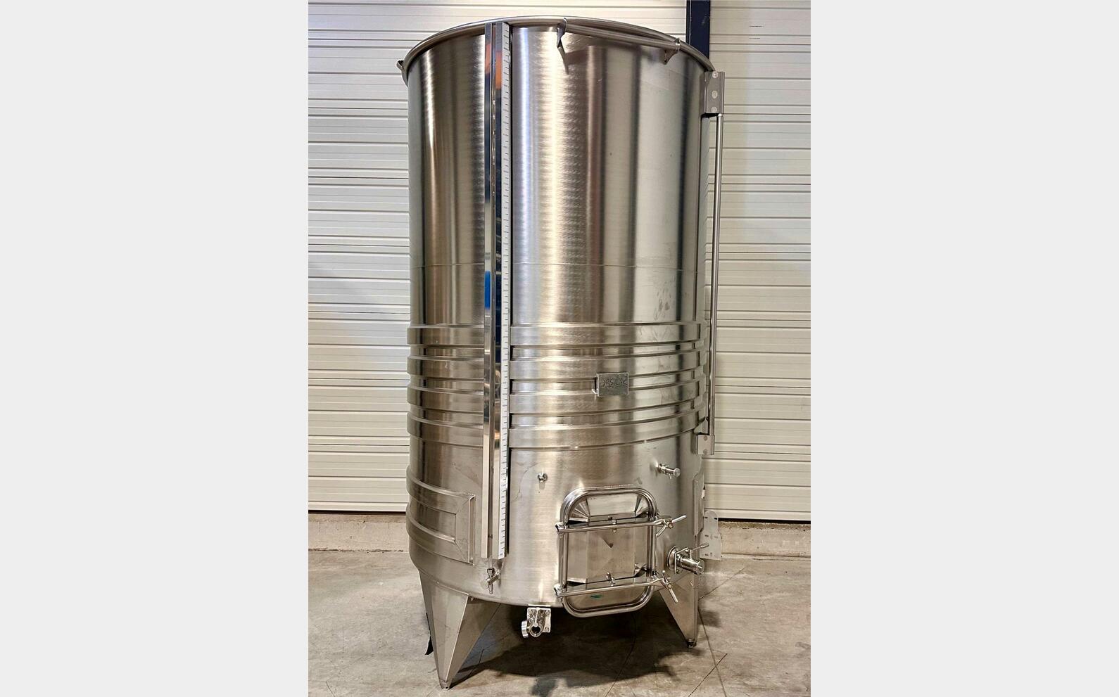 304 ss tank - Serpentine circuit 48.8 HL (4,880 litres) ARSILAC