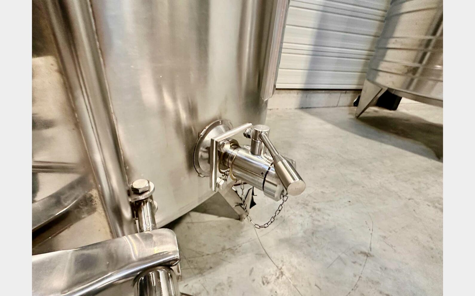 Cuve inox 304 thermor&eacute;gul&eacute;e sur pieds 52 HL (5 205 Litres) ARSILAC