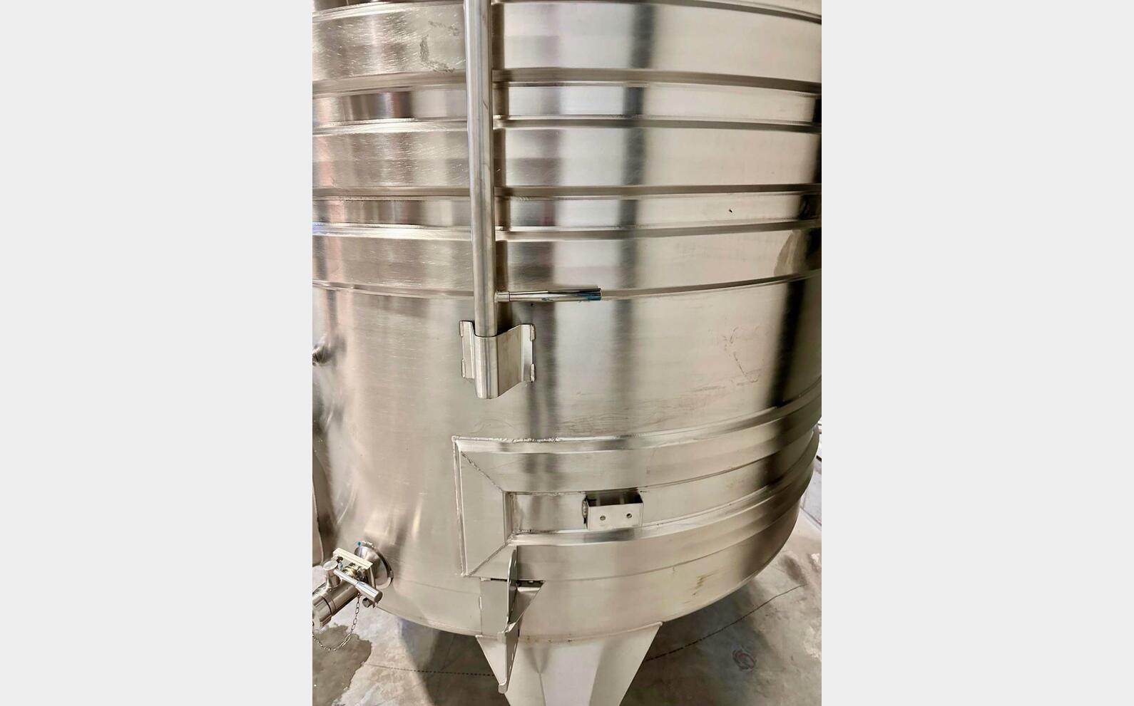 304 ss tank - Serpentine circuit 48.8 HL (4,880 litres) ARSILAC