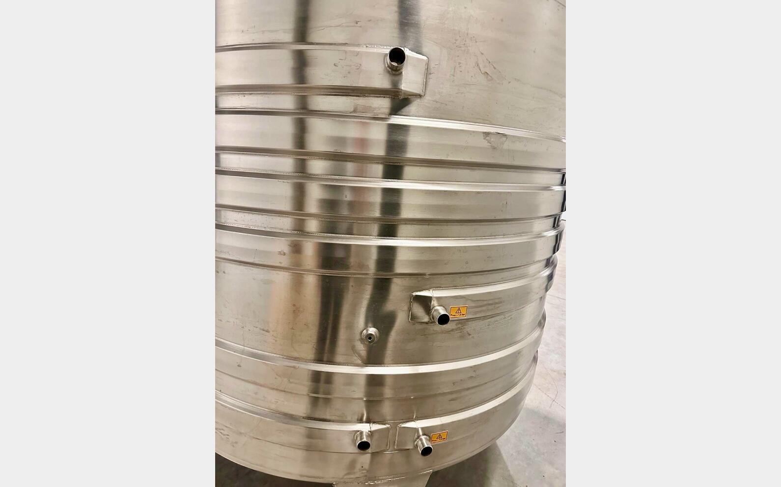 Cuve inox 304 thermor&eacute;gul&eacute;e sur pieds 48.9 HL (4 893 Litres) ARSILAC