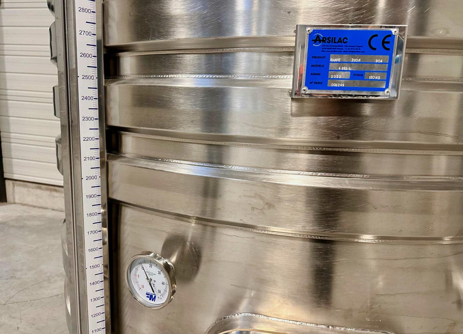 Cuve inox 304 thermor&eacute;gul&eacute;e sur pieds 48.9 HL (4 893 Litres) ARSILAC