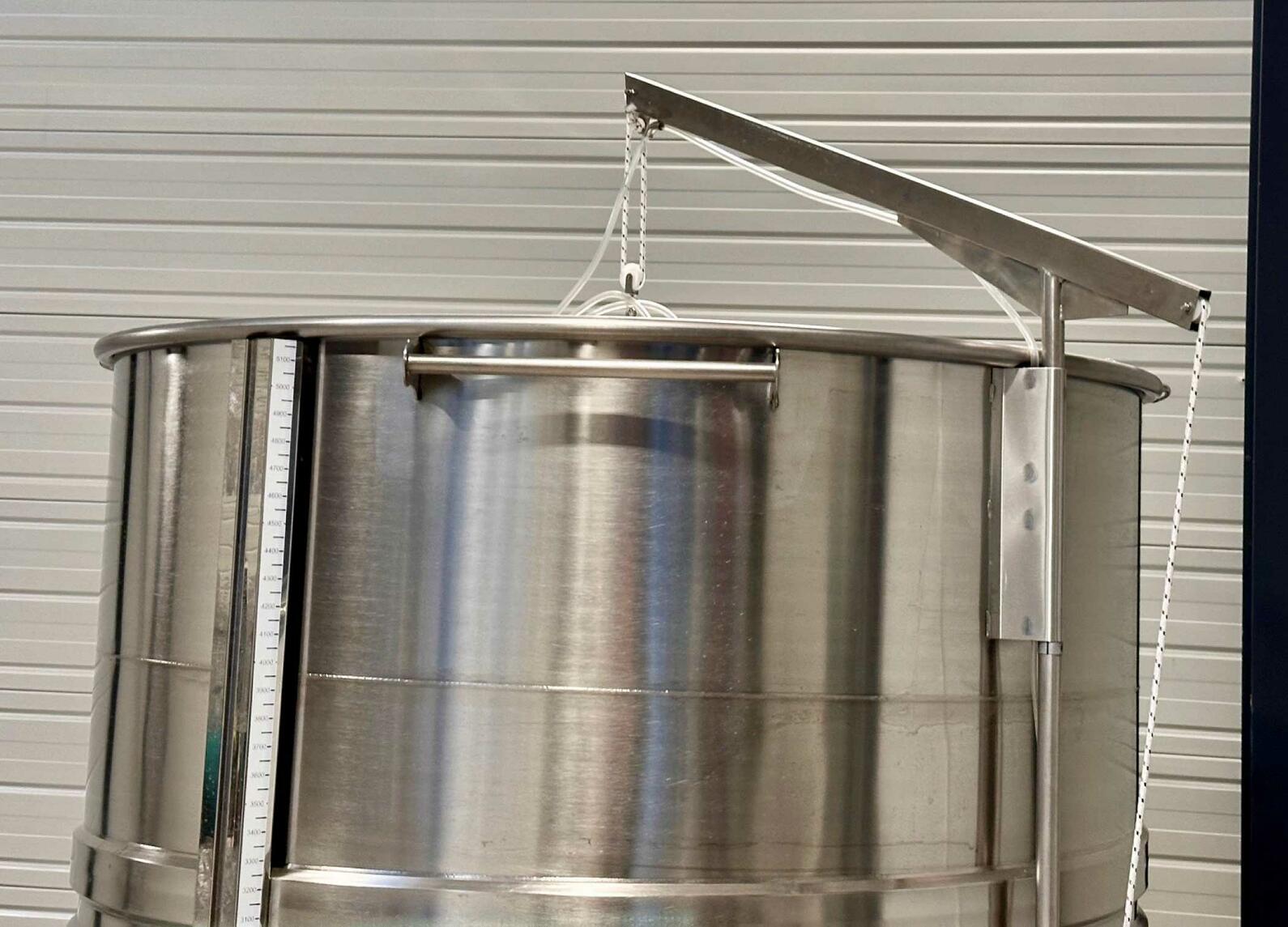 Cuve inox 304 thermor&eacute;gul&eacute;e sur pieds 48.9 HL (4 893 Litres) ARSILAC