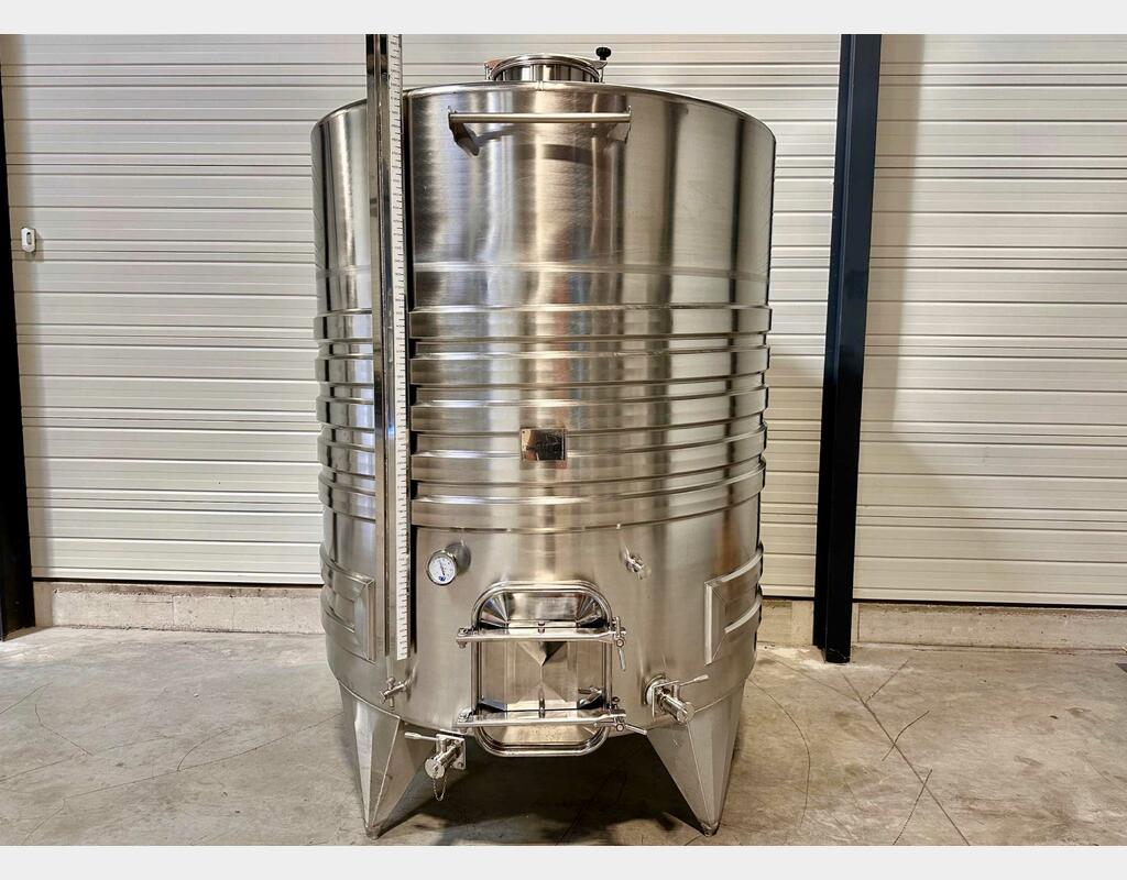 Cuve inox 304 thermor&eacute;gul&eacute;e sur pieds 53.20 HL (5 320 litres) ARSILAC