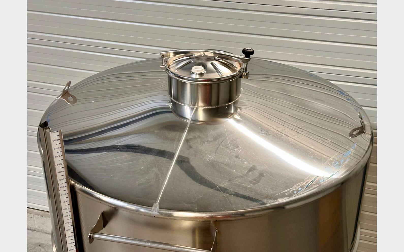 Cuve inox 304 thermor&eacute;gul&eacute;e sur pieds 53.20 HL (5 320 litres) ARSILAC