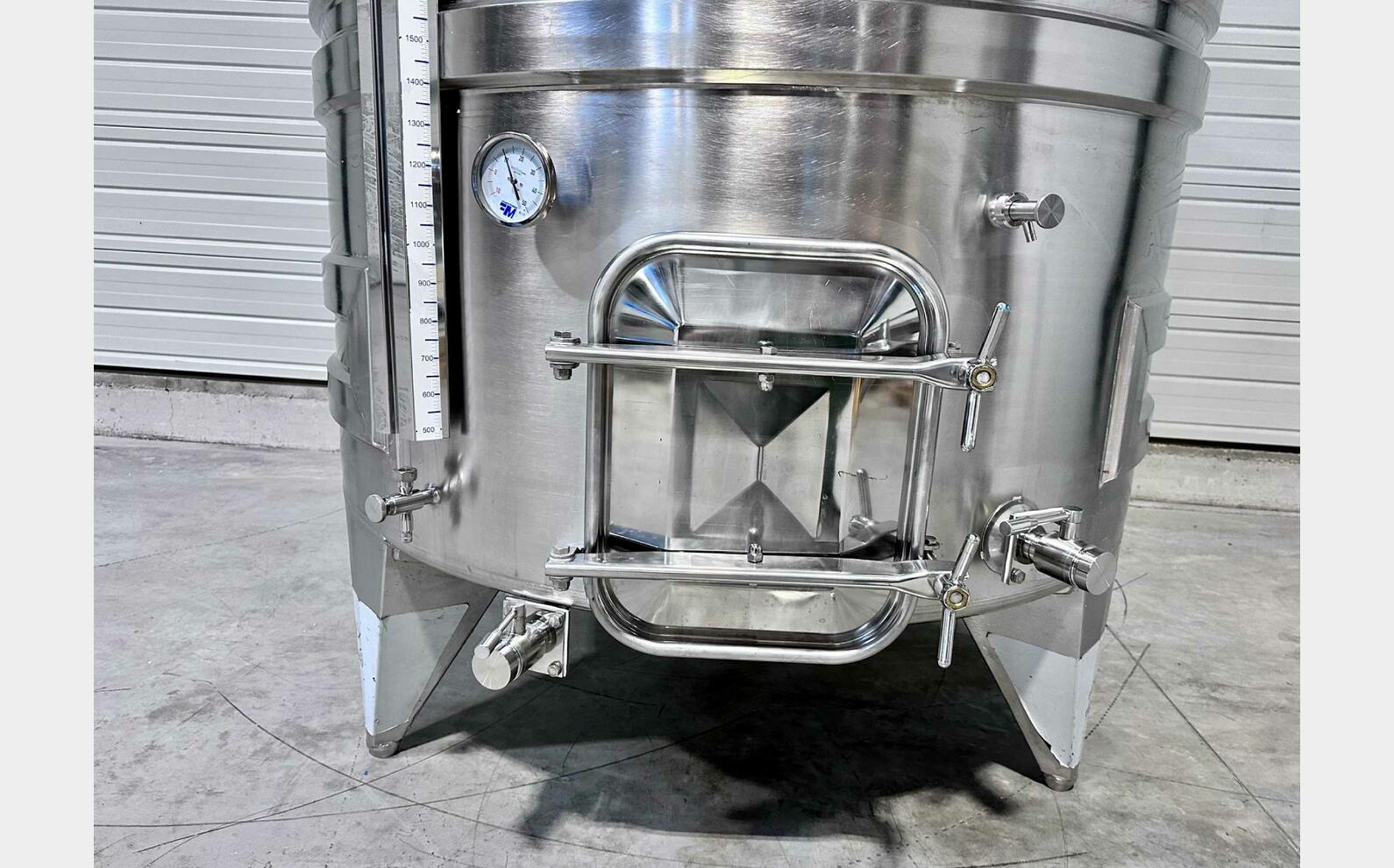 Cuve inox 304 thermor&eacute;gul&eacute;e sur pieds 42 HL (4 200 litres) ARSILAC
