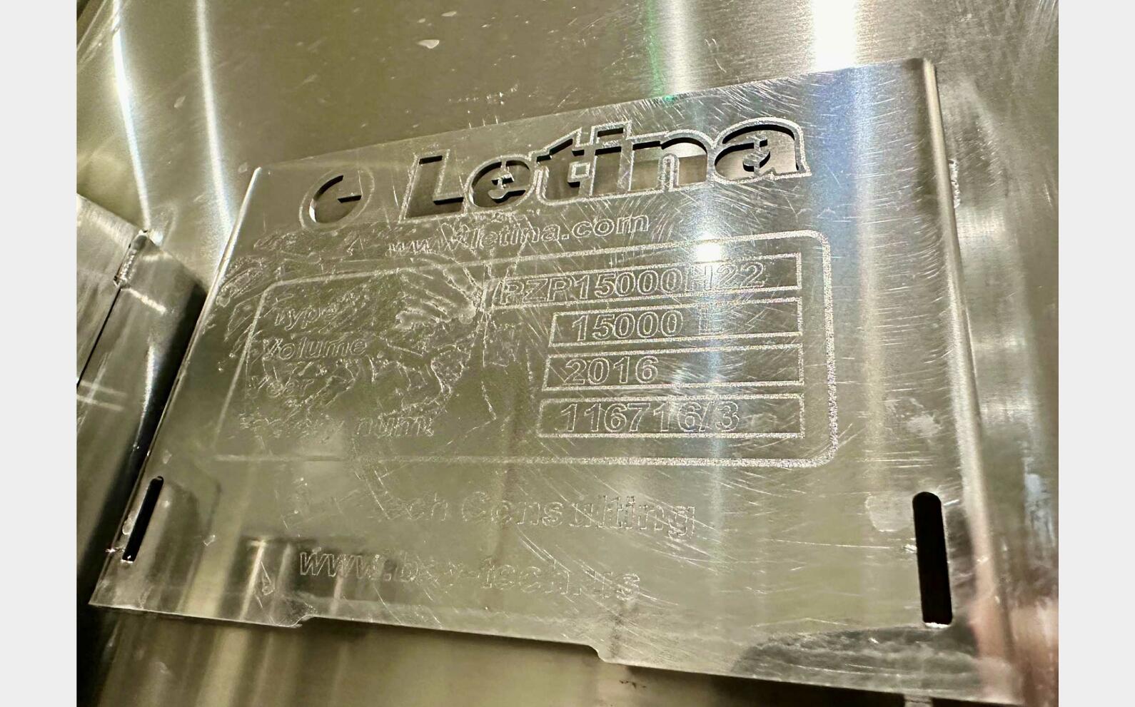 304 stainless steel tank - Floating top 150 HL (15,000 litres) LETINA