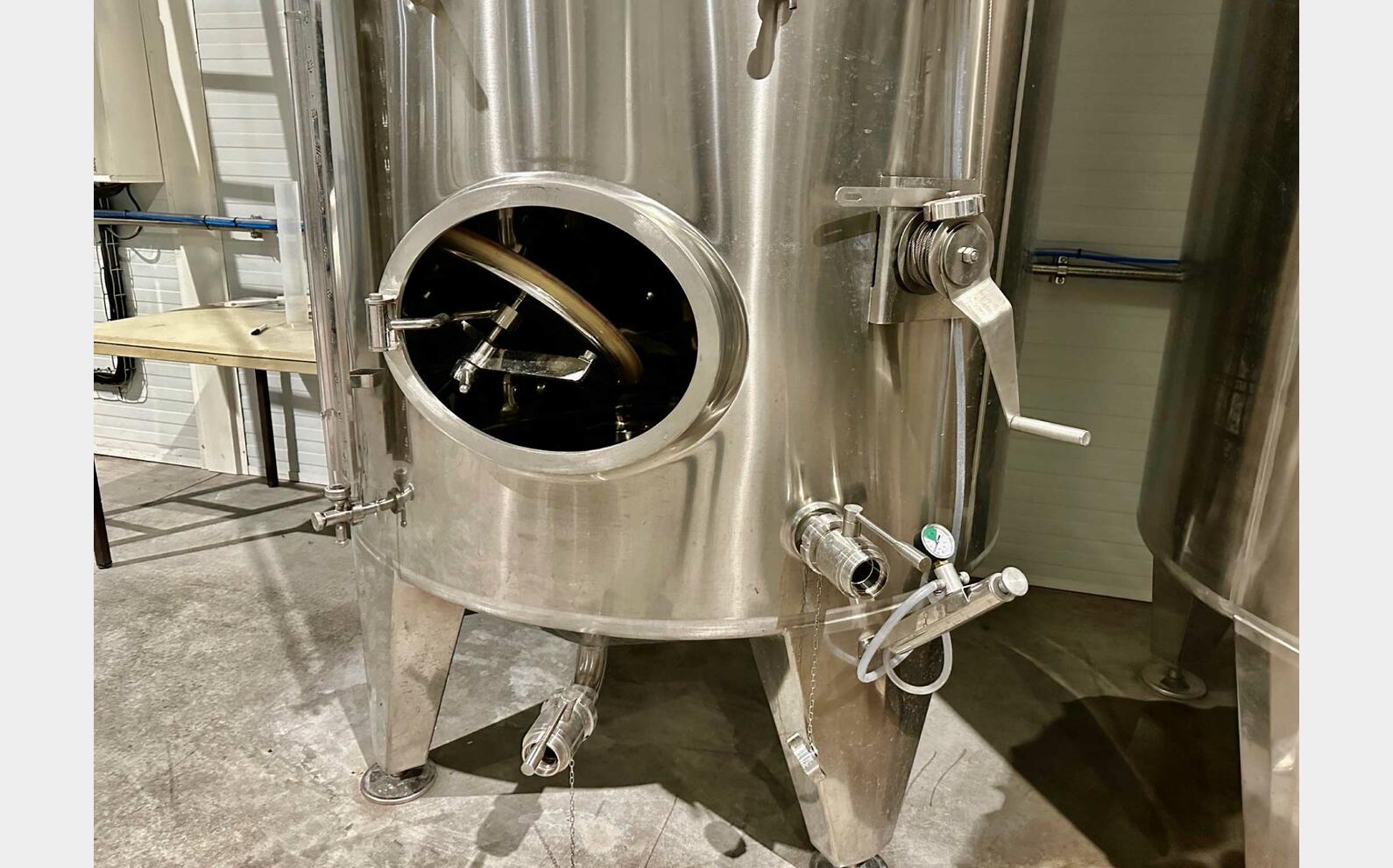304 stainless steel tank - Floating top 50 HL (5,000 litres) LETINA