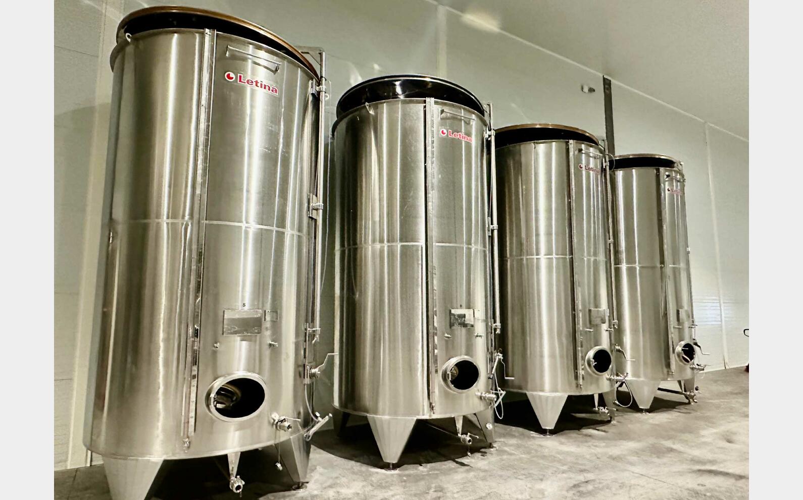Cuve inox 304 - Chapeau flottant 150 HL (15 000 litres) LETINA
