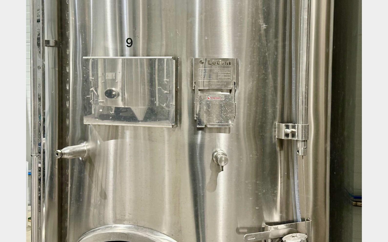 304 stainless steel tank - Floating top 50 HL (5,000 litres) LETINA
